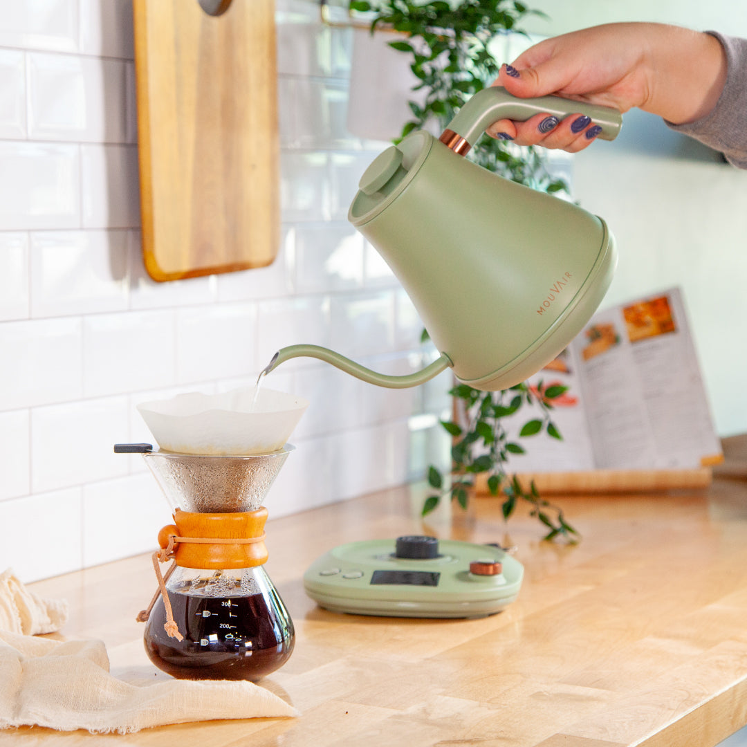 Pack cafetero Hervidor + Molinillo + Espumador