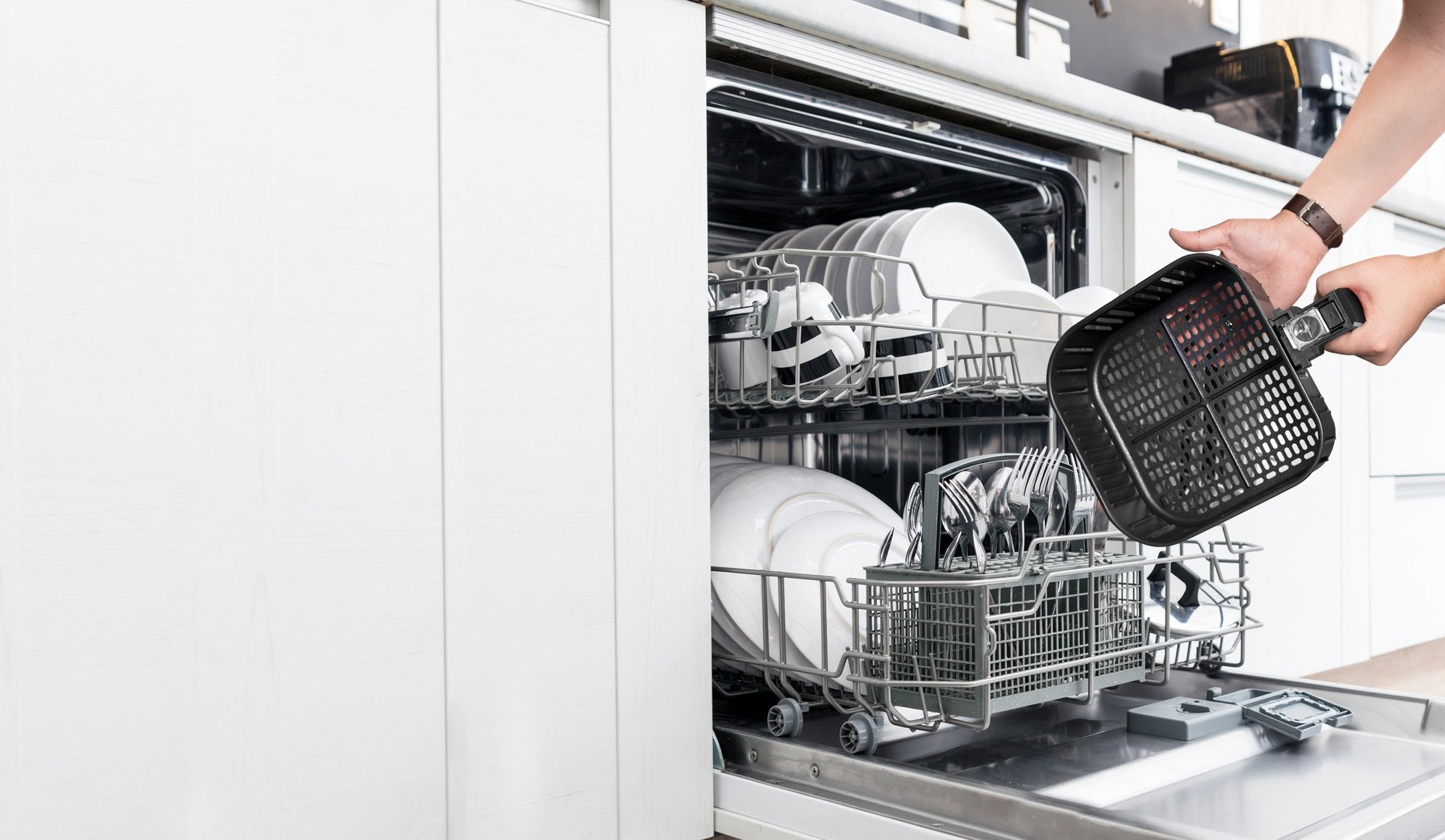 Aprende a limpiar tu molde de silicona de la freidora de aire Mouvair  Gourmet 🧼 #freidoradeaire 